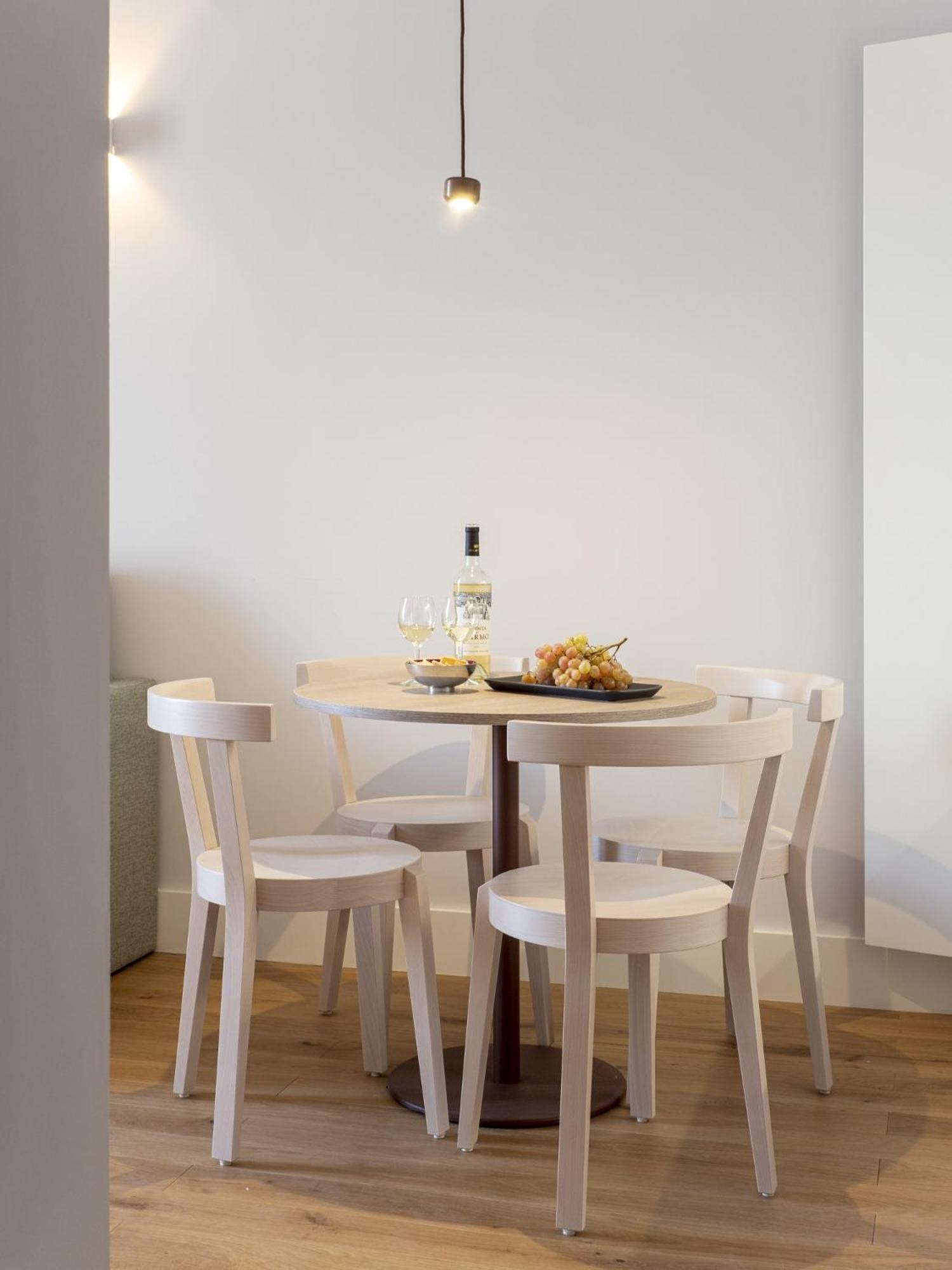 Superior One-Bedroom Apartment