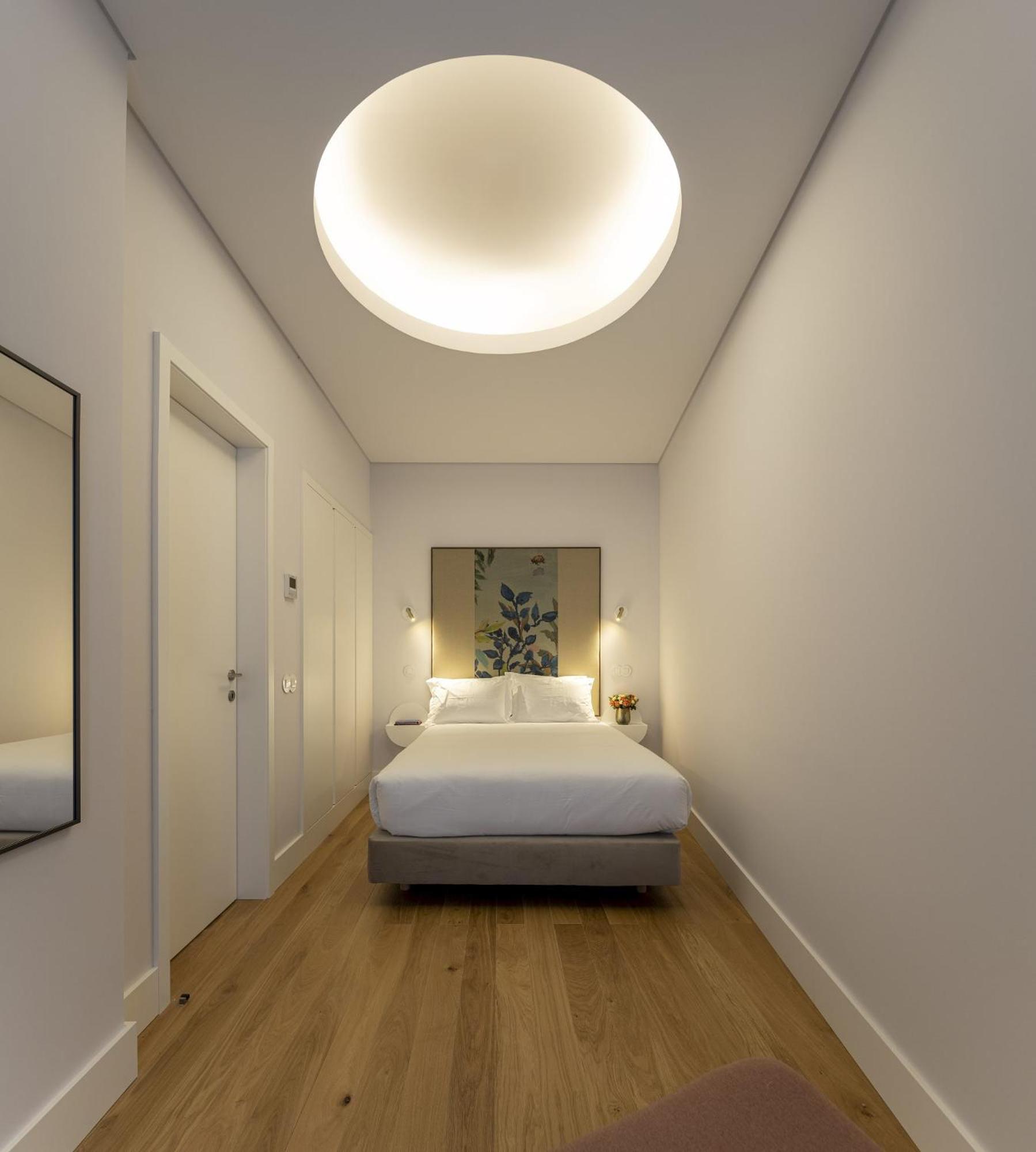 Superior One-Bedroom Apartment