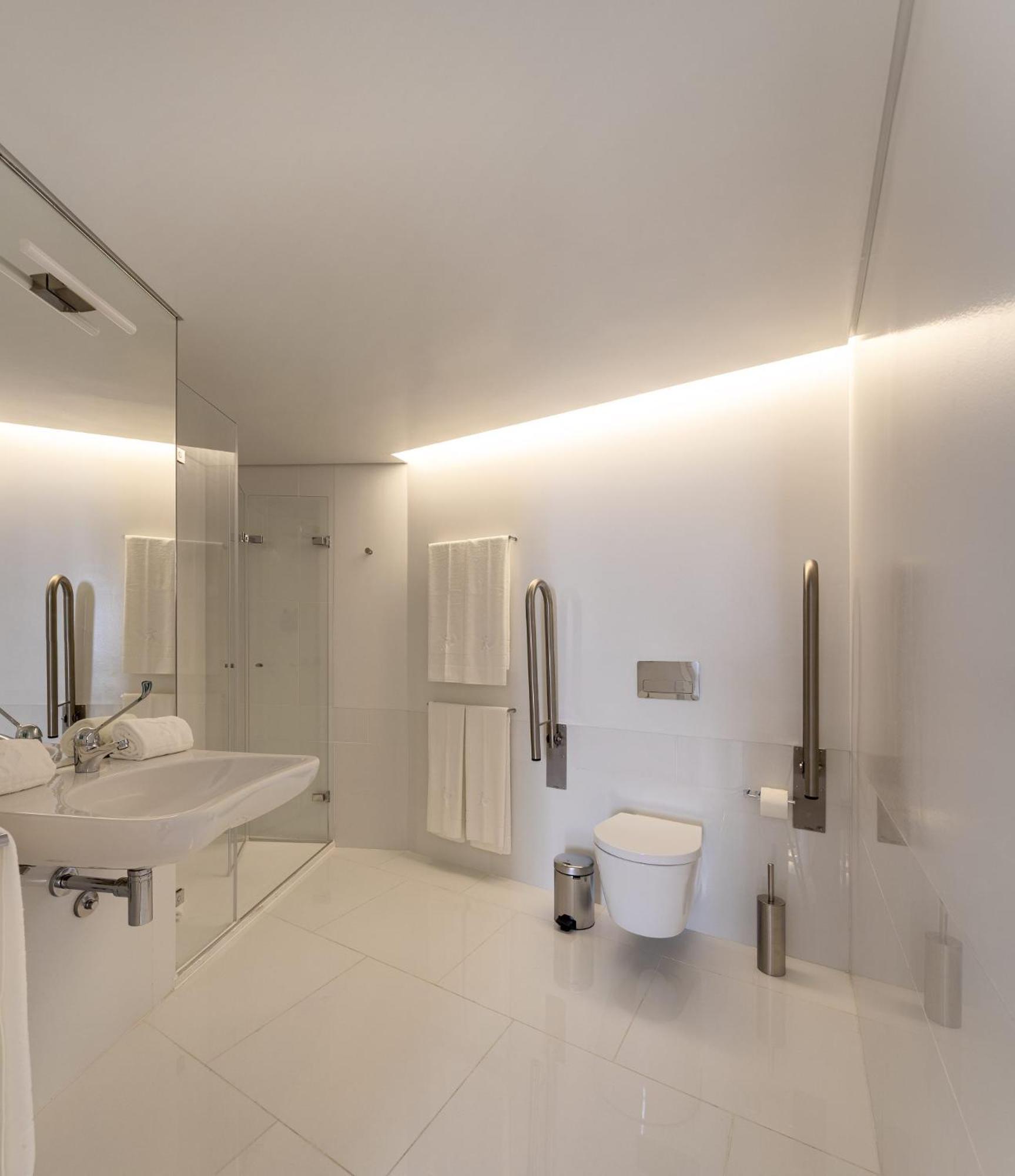 Superior One-Bedroom Apartment