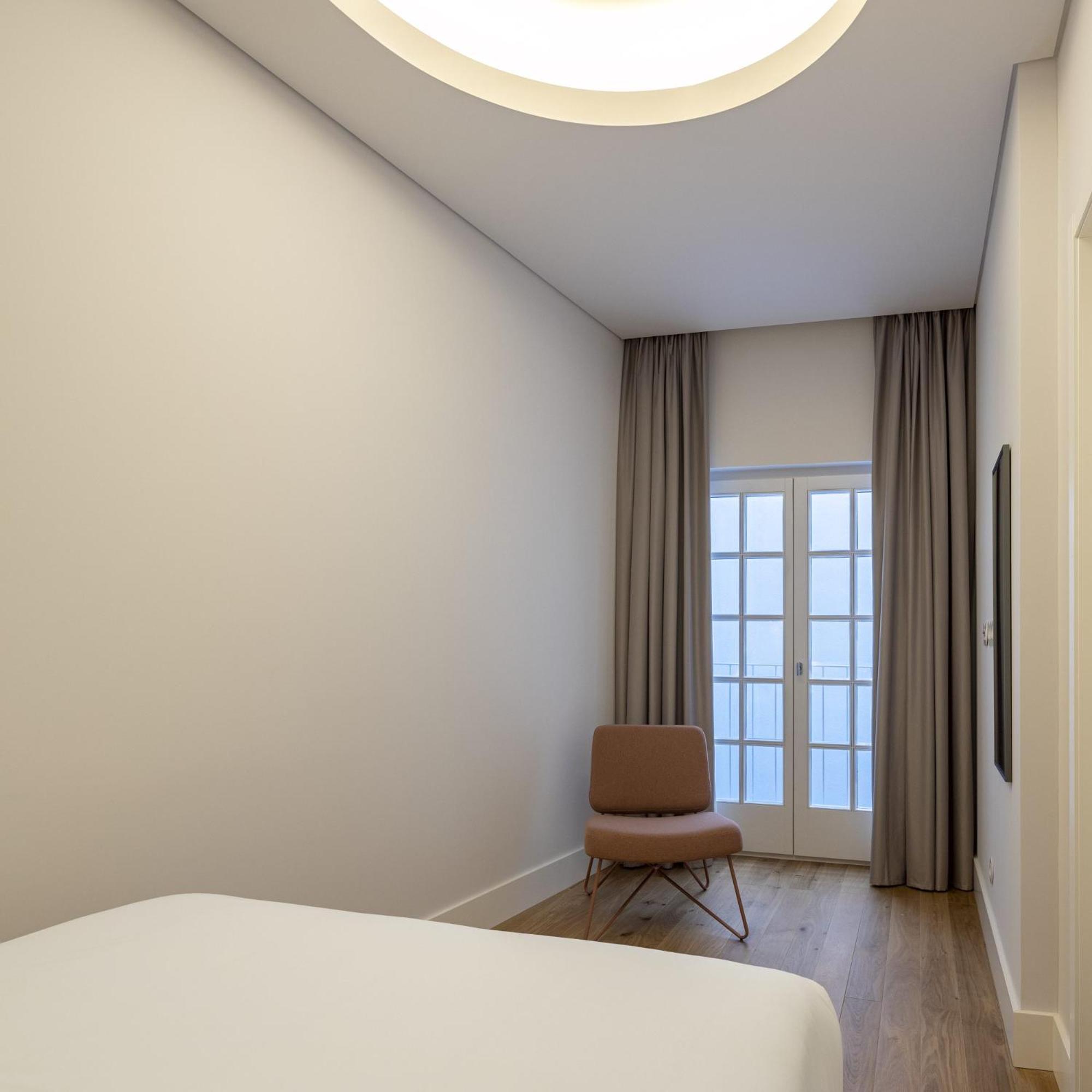 Superior One-Bedroom Apartment